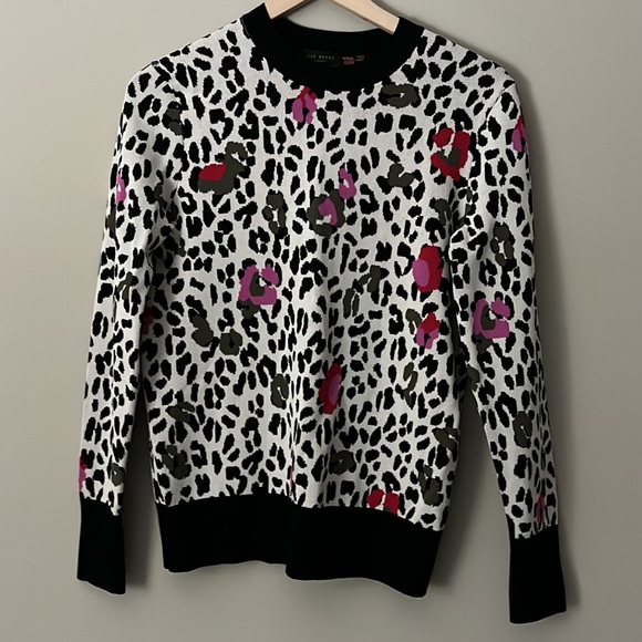 Ted Baker Wilderness Embroidered Leopard Print Sweater in Dusty Pink | RARE! - Picture 4 of 7